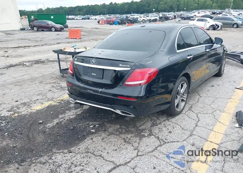 2018 Mercedes-Benz E 300 4Matic из США, поврежденный, VIN WDDZF4KB6JA443377